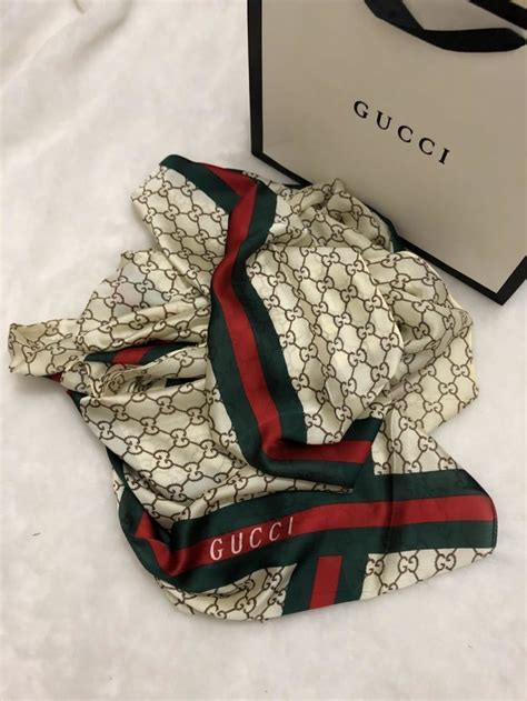 Lenço de seda Gucci à venda 